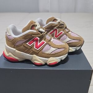 New Balance Infant's Brown and Pink Sneakers